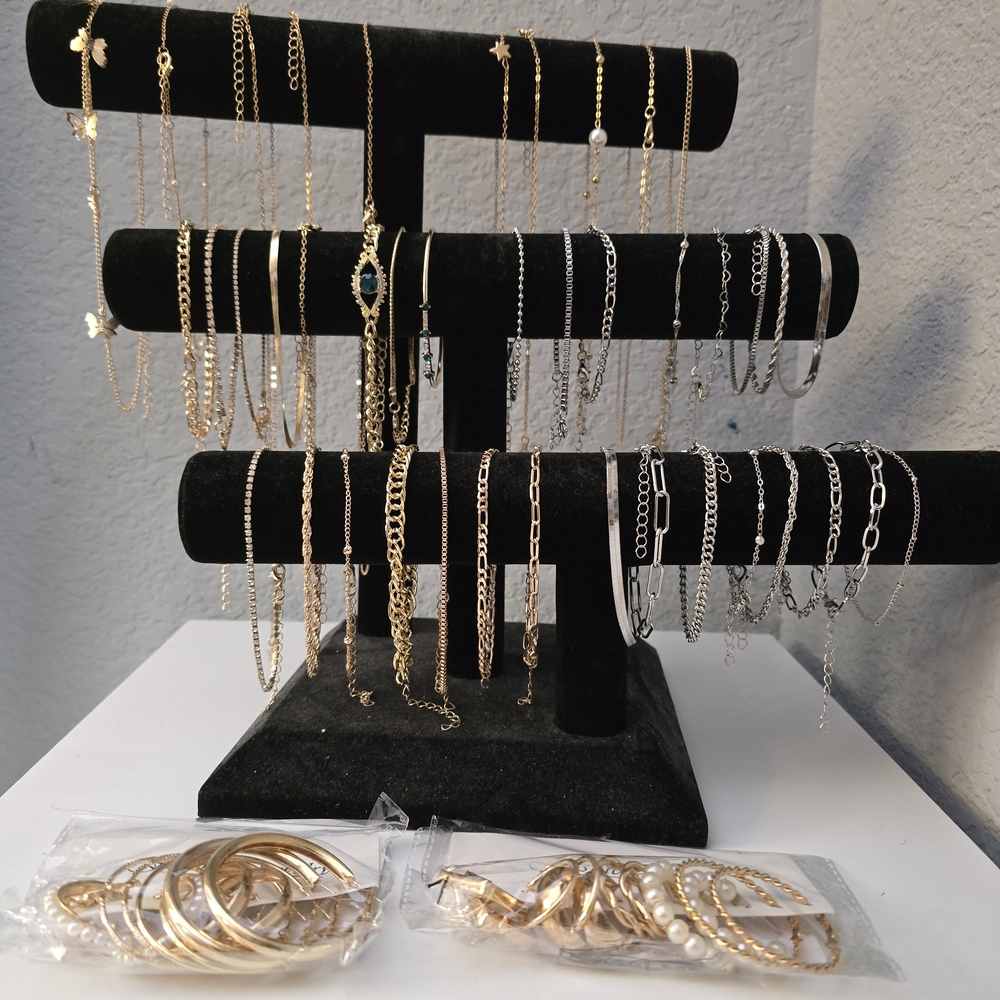 Elegant Gold and Silver Jewelry 50+pieces Of Necklaces Bracelets And Earrings - Picture 3 of 9